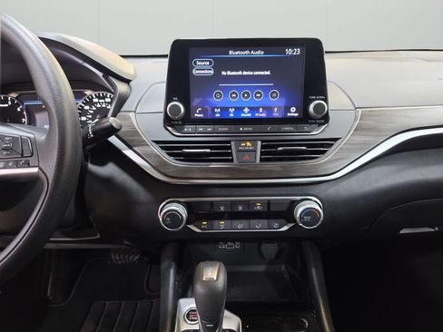 Used 2024 Nissan Altima 2.5 SV AWD/4WD image 20