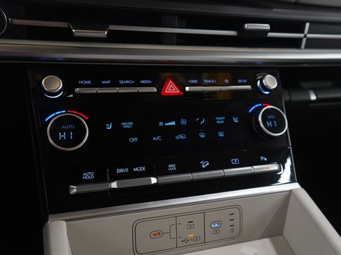 Used 2025 Hyundai Santa Fe SEL image 24