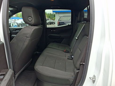 Certified 2024 Chevrolet Colorado LT w/ LT Convenience Package II AWD/4WD image 11