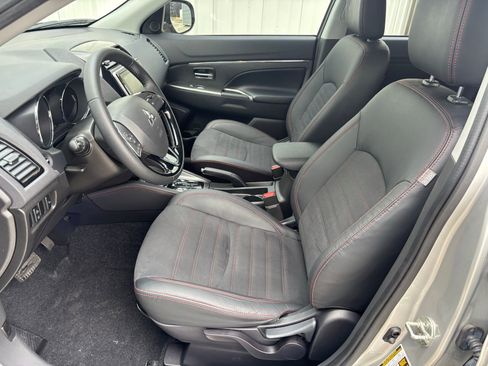 Used 2023 Mitsubishi Outlander Sport SE image 17