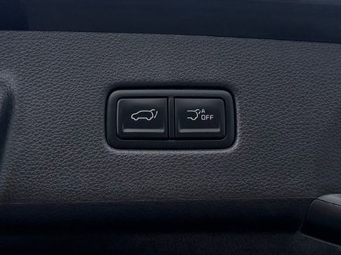 Used 2024 Kia Carnival EX FWD image 13