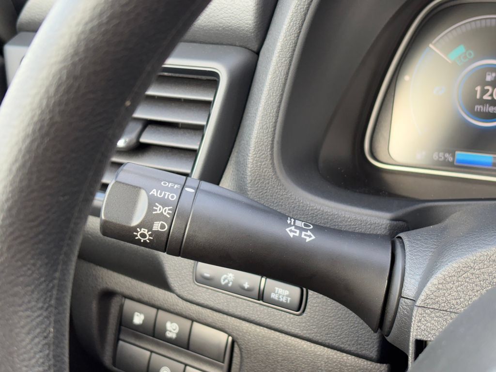 Used 2025 Nissan Leaf S w/ Protection Package FWD image 15