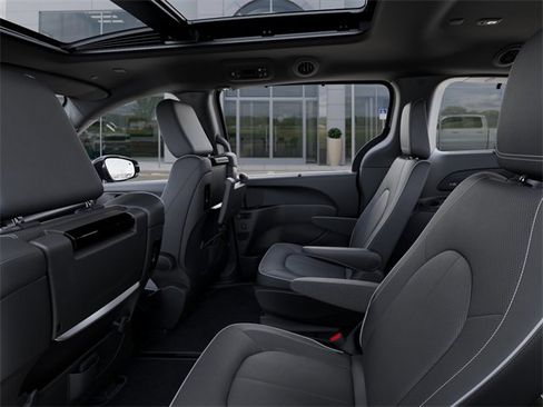 New 2026 Chrysler Pacifica Limited w/ Uconnect Theater Family Group image 23