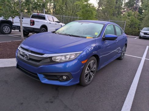 Used 2017 Honda Civic EX-T image 3