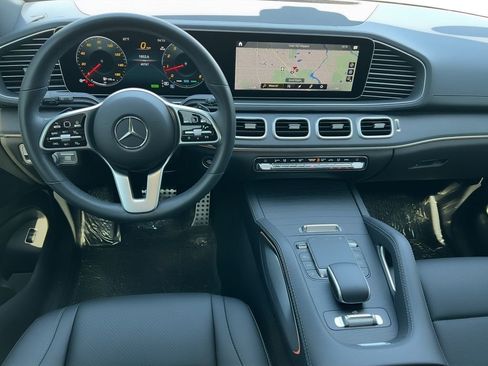 Used 2023 Mercedes-Benz GLS 450 4MATIC image 5