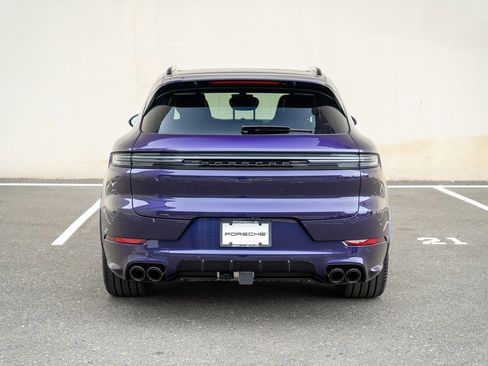 New 2025 Porsche Cayenne GTS image 7