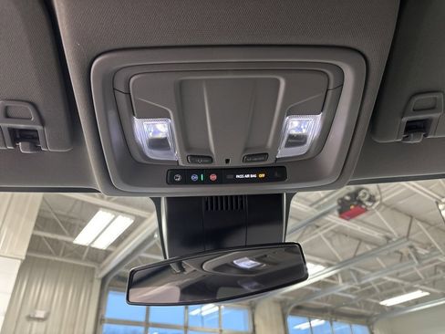 Used 2023 Chevrolet Silverado 1500 LT image 15