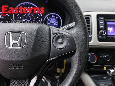 Used 2022 Honda HR-V LX image 15