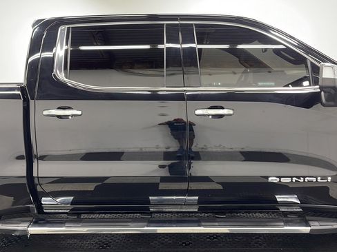 Used 2022 GMC Sierra 1500 Denali AWD/4WD image 21