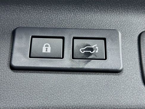 Used 2025 Subaru Forester Touring image 32