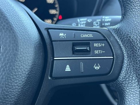 Certified 2024 Honda HR-V LX image 10