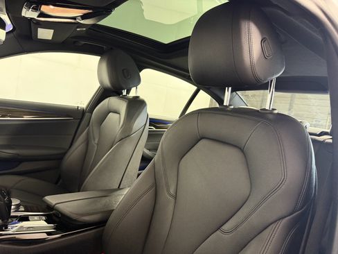 Used 2020 BMW 530i 530i w/ Convenience Package image 17