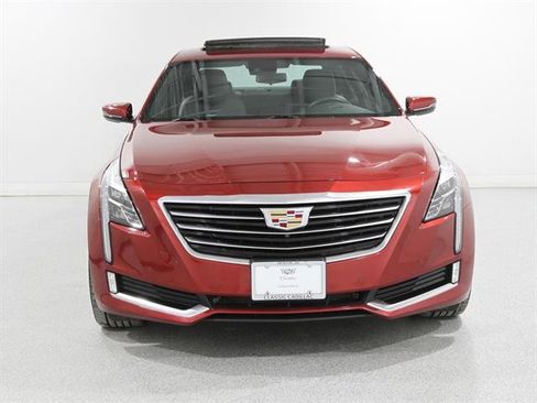Used 2018 Cadillac CT6 Luxury image 2