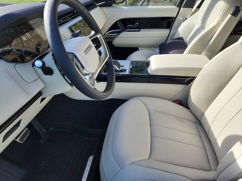 New 2026 Land Rover Range Rover SE image 23