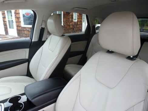 Used 2015 Ford Edge Titanium w/ Technology Package AWD/4WD image 21