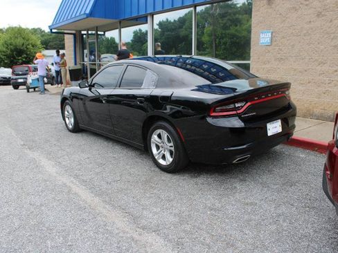 Used 2020 Dodge Charger SXT w/ Leather Interior Group RWD image 3