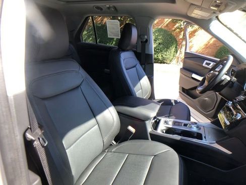 Used 2021 Ford Explorer Limited w/ Equipment Group 301A image 25