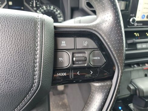Used 2024 Toyota Tundra SR AWD/4WD image 16
