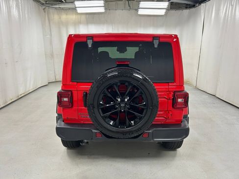 Used 2025 Jeep Wrangler Unlimited Sahara w/ Safety Group AWD/4WD image 6