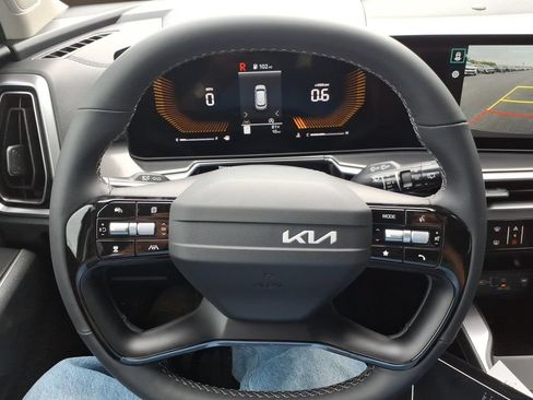 New 2026 Kia Sorento LX FWD image 24