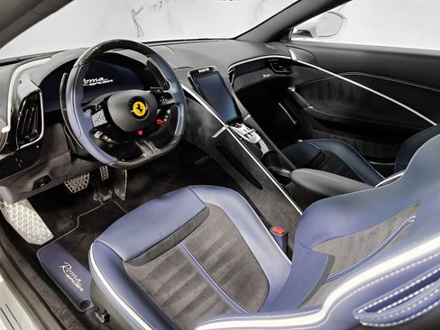 Used 2025 Ferrari Roma Spider RWD image 16