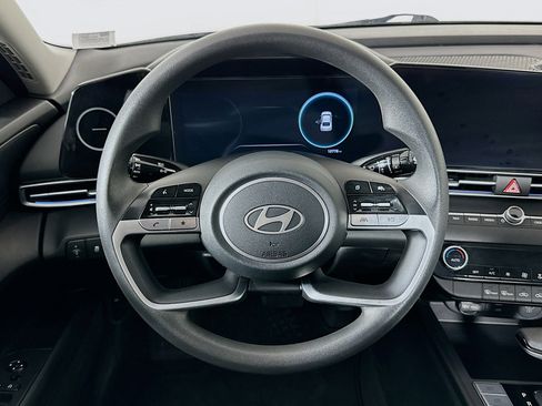 Used 2024 Hyundai Elantra SEL image 18