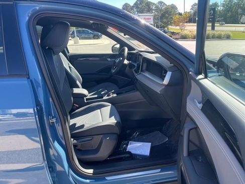 New 2026 Volkswagen Tiguan SE R-Line image 25