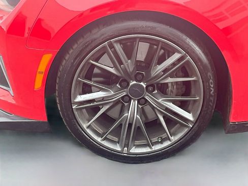 Used 2021 Chevrolet Camaro ZL1 RWD image 30