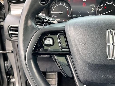 Used 2022 Lincoln Corsair AWD w/ Premium Package image 16
