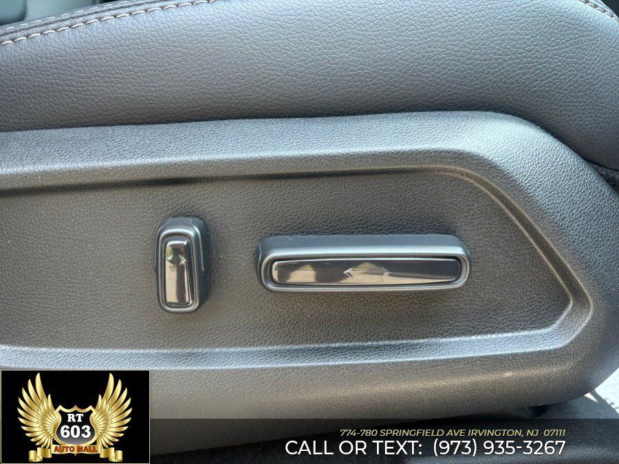 Used 2025 Honda Pilot Touring image 19