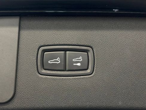 Used 2023 Porsche Cayenne AWD/4WD image 15