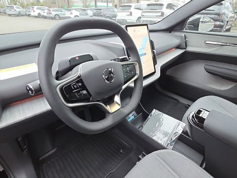 New 2026 Volvo EX30 Ultra w/ Protection Package Premier image 7