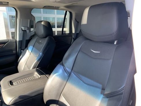 Used 2018 Cadillac Escalade Premium Luxury image 13