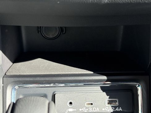 Used 2024 Subaru Ascent Premium w/ Convenience Package image 21