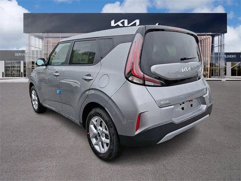 New 2025 Kia Soul LX w/ LX Technology Package image 3