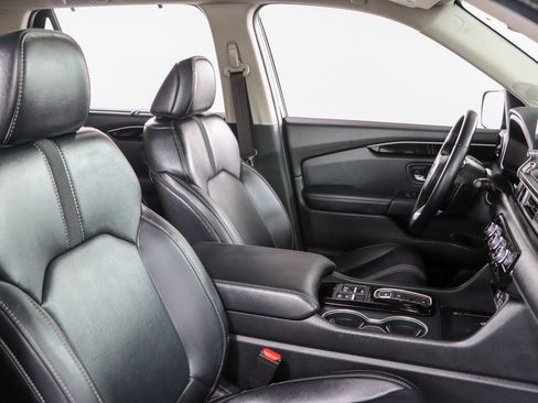 Used 2024 Honda Pilot Touring image 28