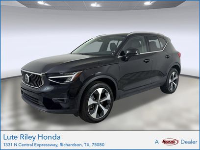 Used 2025 Volvo XC40 B5 Plus