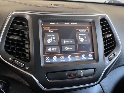 Used 2022 Jeep Cherokee Latitude w/ Sun & Sound Group image 17