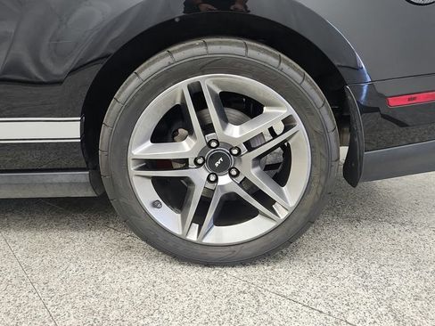Used 2010 Ford Mustang Shelby GT500 RWD image 15