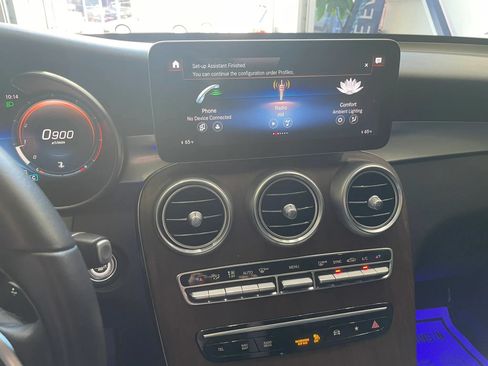 Used 2021 Mercedes-Benz GLC 300 4MATIC image 14