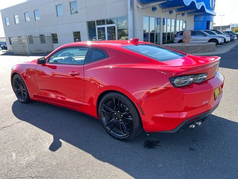Used 2019 Chevrolet Camaro LT RWD image 3