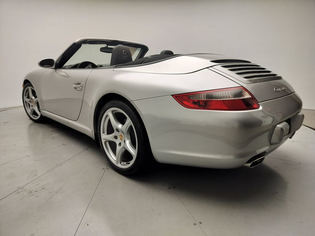 Used 2005 Porsche 911 Carrera RWD image 3
