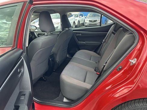 Used 2018 Toyota Corolla LE image 9