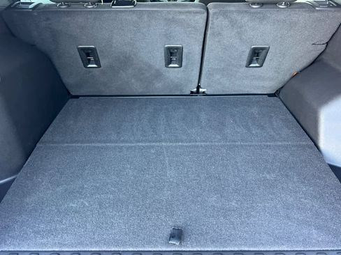 Used 2023 Chevrolet Equinox LT w/ Driver Convenience Package image 16