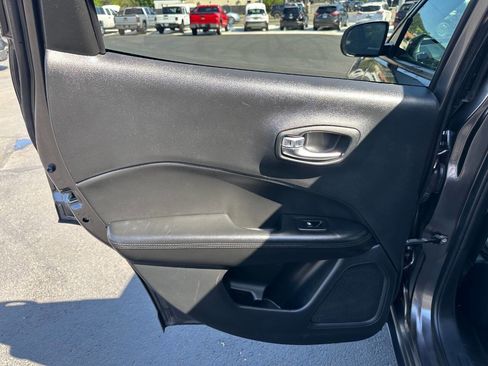 Used 2020 Jeep Compass Latitude image 17