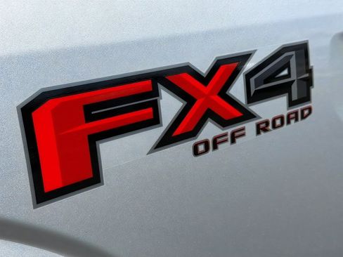 Used 2018 Ford F150 XLT w/ Equipment Group 302A Luxury AWD/4WD image 11