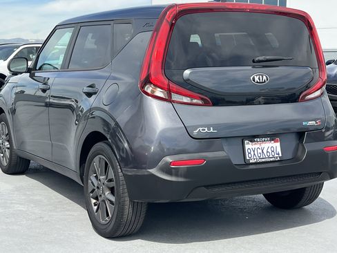 Certified 2021 Kia Soul S image 5