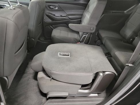 Used 2022 Chevrolet Traverse LT w/ LPO, Cargo Package image 24
