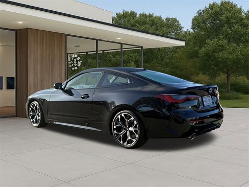Used 2025 BMW 430i Coupe w/ M Sport Package image 11