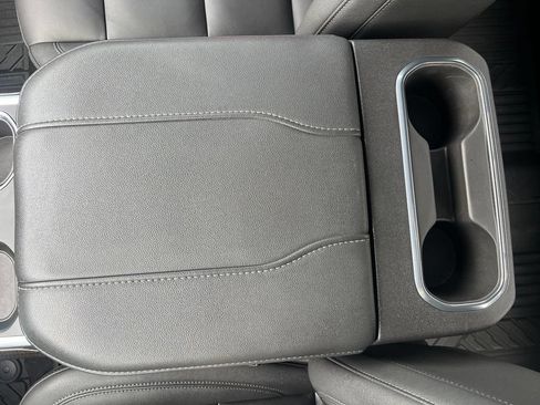 Used 2024 Chevrolet Silverado 1500 LT Trail Boss w/ LT Trail Boss Premium Package AWD/4WD image 29
